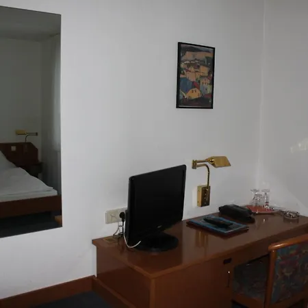 Otel Roemerstein Mainz