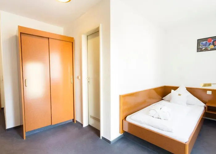 罗伊莫斯坦酒店